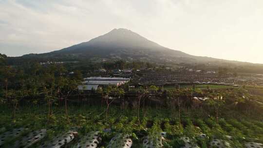 印尼火山村庄航拍