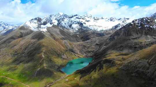 航拍青海玉树江嘉多德神山圣湖雪山