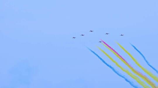 空军战机空中表演