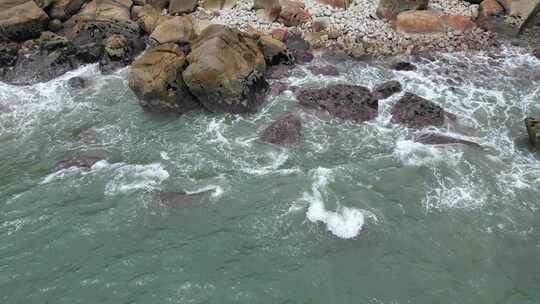 大海海浪礁石波浪航拍