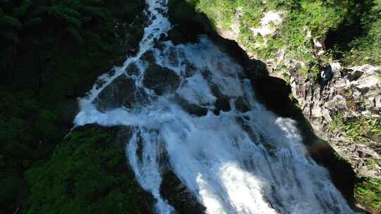 南恩瀑布 云南 瀑布 高山流水 流水