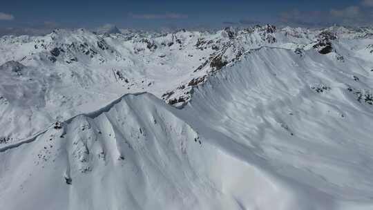 目诺村至察隅县 村落雪山