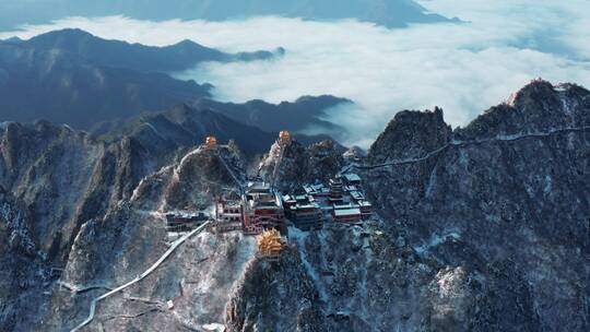 航拍洛阳老君山雪景