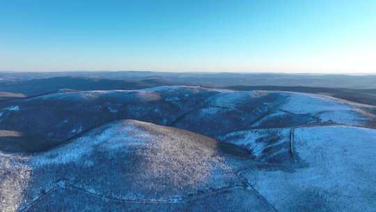 大兴安岭冬季林海雪原山峦起伏