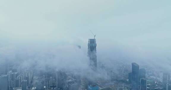 雨天高楼穿云航拍