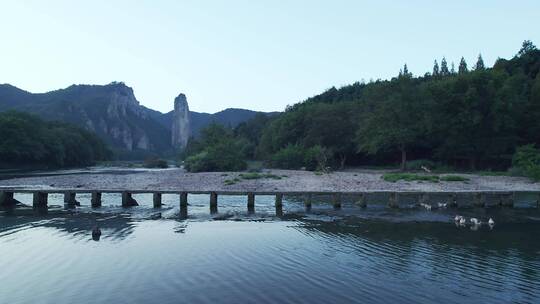 航拍丽水缙云仙都风景区鼎湖峰景点自然风光视频素材模板下载