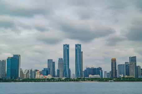 阴天江西南昌城市风光赣江风景建筑群延时