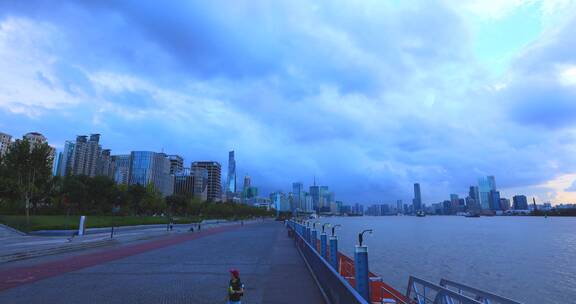 暴风雨前的陆家嘴延时