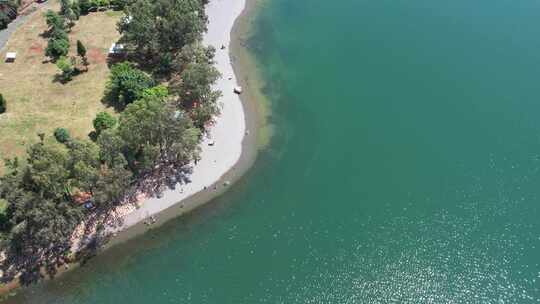 阳宗海柳树湾海边沙滩露营户外