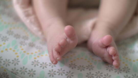 婴儿小脚视频素材模板下载