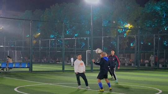 4K高清城市体育公园灯光球场·足球运动