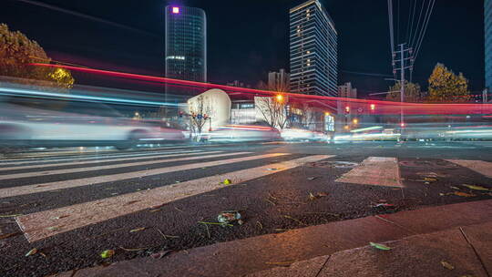 中国辽宁沈阳城区夜景十字路口延时摄影