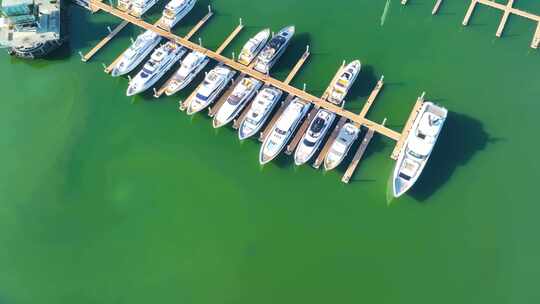 深圳湾游艇会大楼游艇海航拍停泊港游船