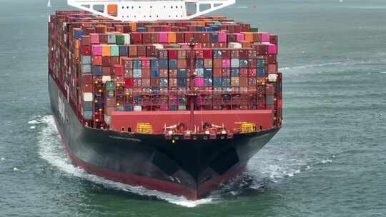 海运物流超大型集装箱货轮
