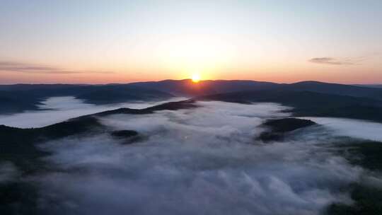 航拍黎明山川云海朝阳