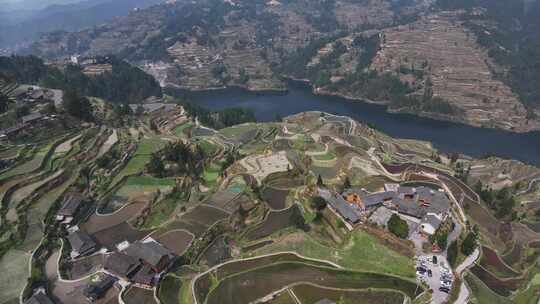 原创 贵州黔东南雷山县白岩苗寨航拍风光