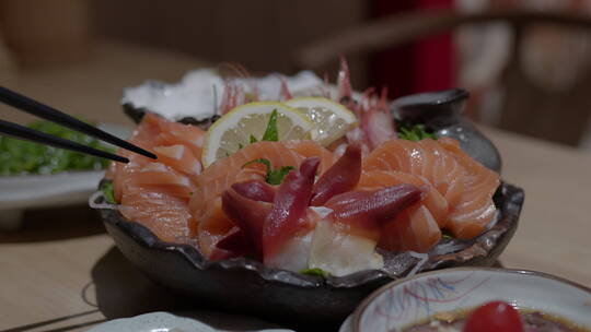 海鲜日式寿司料理镜头特写