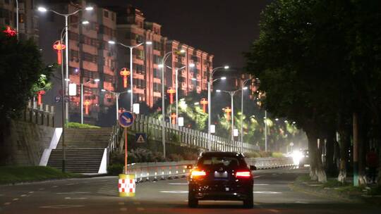 城市夜晚车辆马路