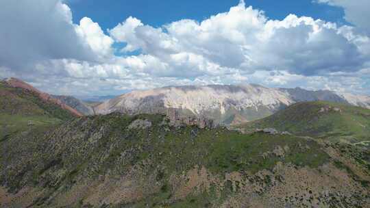 国道318川藏线怒江72拐业拉山99拐航拍风光