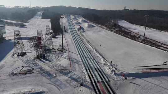 户外滑雪场全景