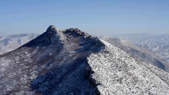 内蒙古呼和浩特马鬃山滑雪场缆车雪景航拍