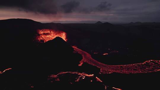 火山爆发火山喷发视频红色高温岩浆高清实拍