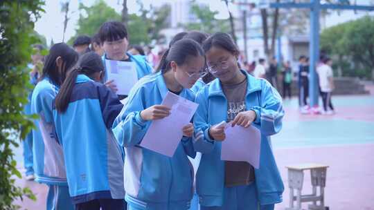 视力保护戴眼镜的学生