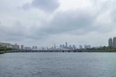 沈阳浑河南京桥阴雨