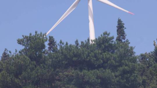 湘南郴州鲁塘风电场风机斜面实拍视频视频素材模板下载