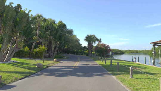 阳光明媚的佛罗里达凯西基海岸住宅社区风景