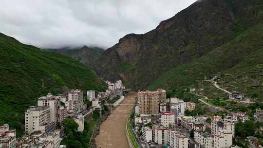 航拍四川甘孜大金川丹巴县城风光