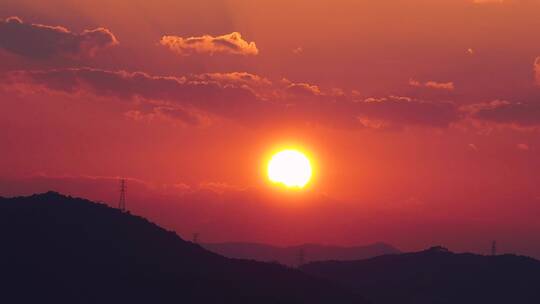 群山日落延时唯美乡村夕阳黄昏傍晚天空云朵