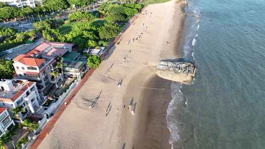 厦门海岸线航拍海边沙滩风景珍珠湾海滨浴场