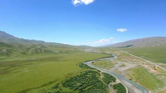 草原草甸牧场山脉高原河流自然保护区航拍