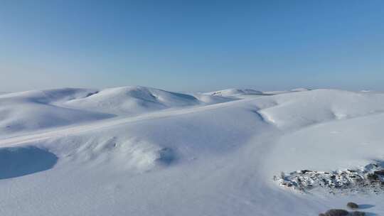 呼伦贝尔冬季原野雪景