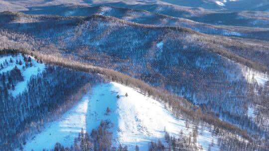 航拍大兴安岭冰雪山峦山林