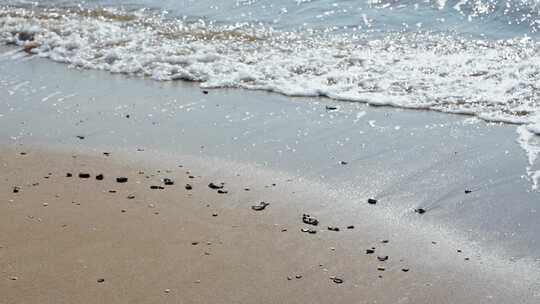 海边 海水冲刷沙滩 空镜 有海浪海风原声