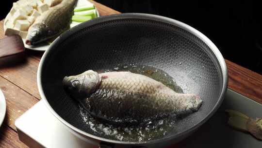 烹饪特色中餐鲫鱼豆腐汤