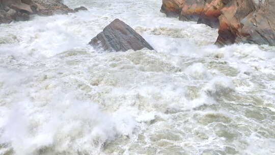 奔腾的江水 大气震撼虎跳峡浪花视频素材模板下载