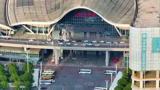 湖北武汉火车站高铁站动车站航拍城市风景风