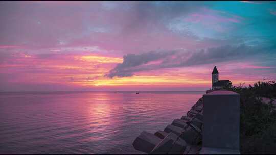 海边落日紫色天空