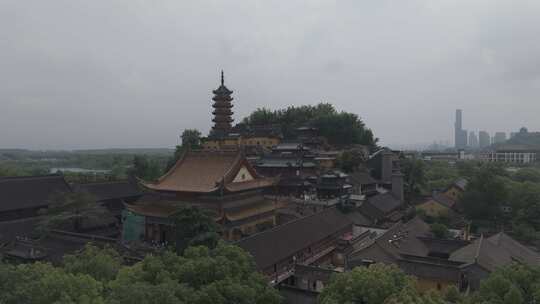 江苏省镇江市金山寺航拍前进拍摄素材