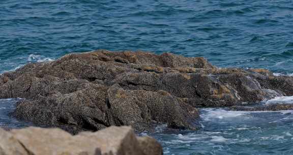 大海海浪 拍打礁石高速升格