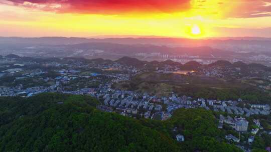 重庆歌乐山日出日落歌乐山脉山路高山森林