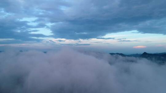 4K航拍清晨云雾缭绕大山日出风景合集2