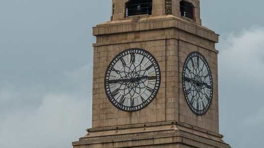 上海外滩海关大楼时钟时针转动延时摄影