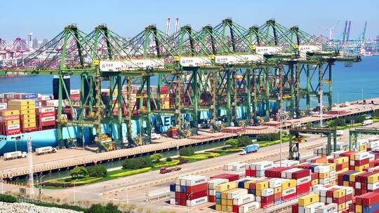天津港港口码头集装箱物流货运海洋运输