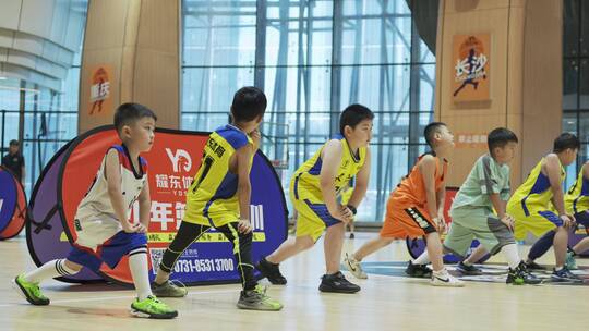少年儿童篮球队体能训练-运球练习合集