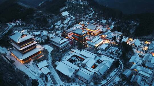 杭州径山寺雪天夜景