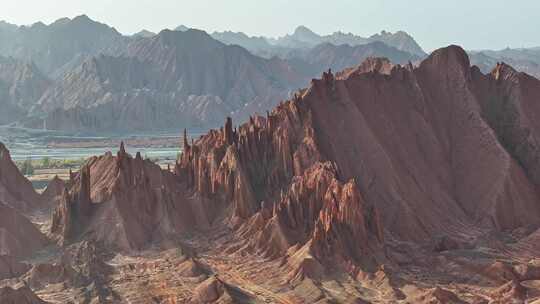 新疆南疆阿克苏库车天山红山石林大峡谷航拍